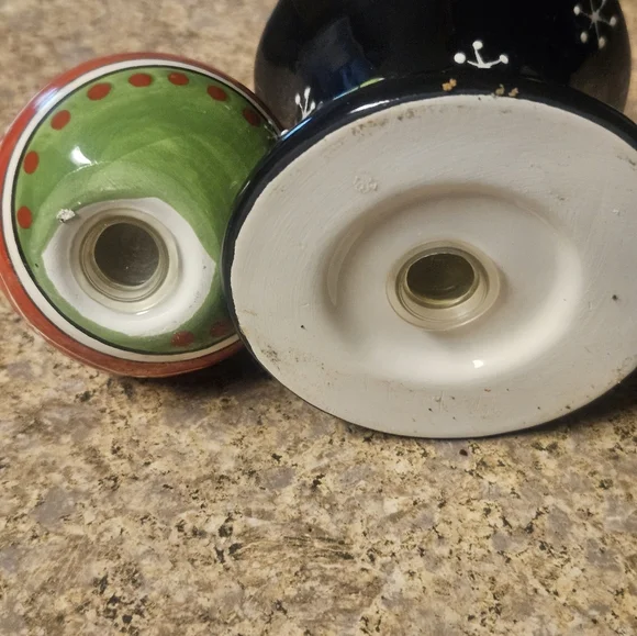 Ornament and Hat Holiday Salt And Pepper Shaker Set - Picture 5 of 6